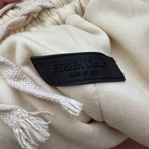 Fear of God ESSENTIALS Kids Core Fleece Sweatpants Beige - Picture 4 of 4